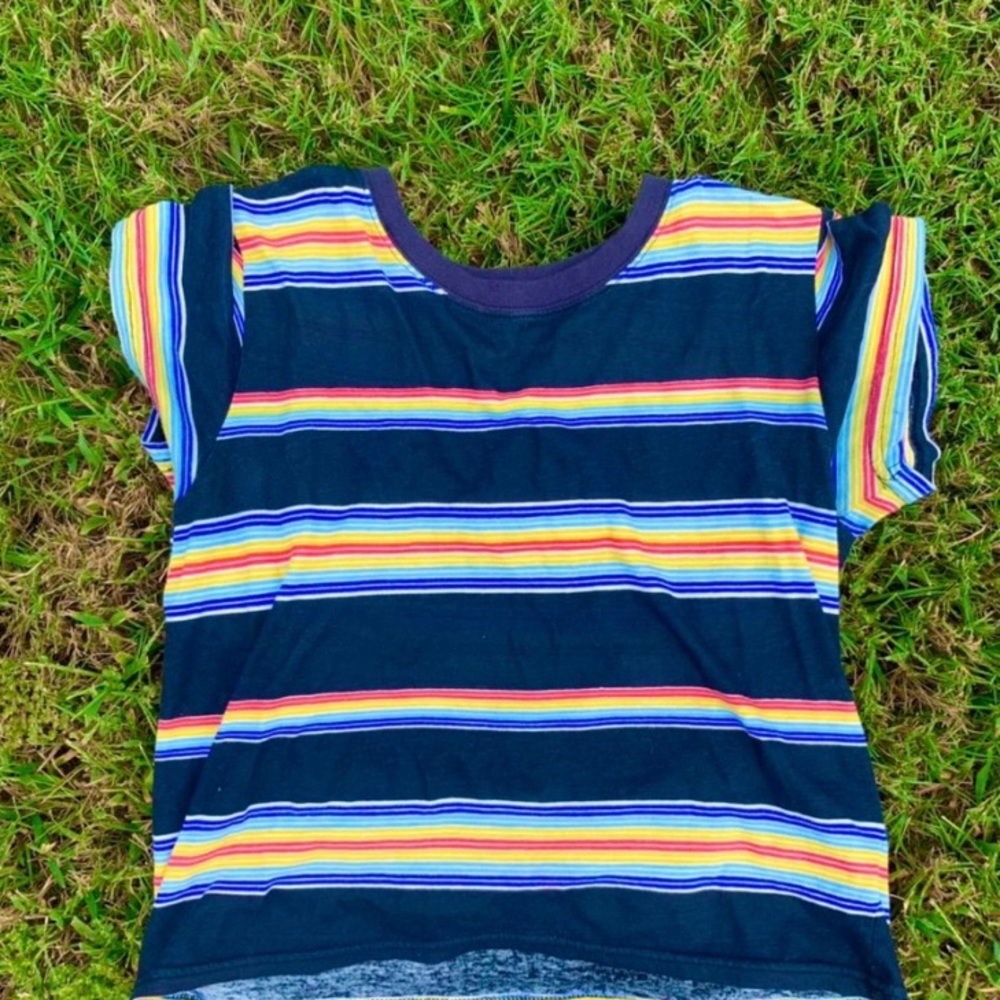 🌈rainbow UO tee 🌈